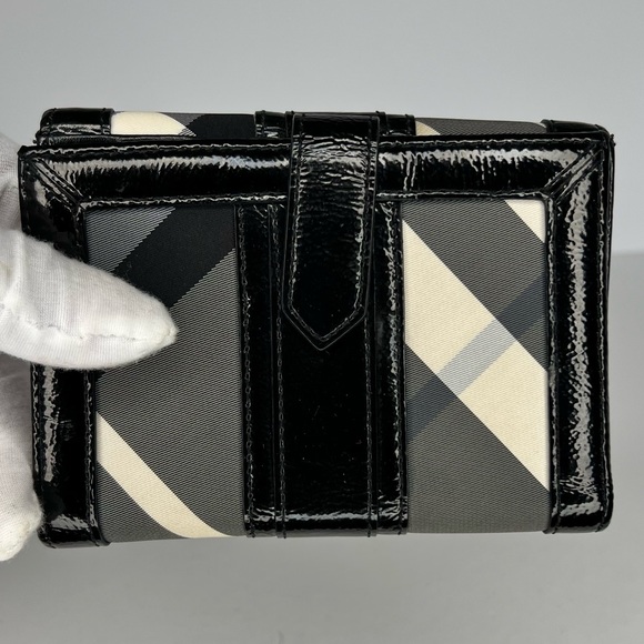 🖤BURBERRY Black/Grey Beat Check Nylon And Patent Leather Penrose Compact Wallet - Picture 2 of 7